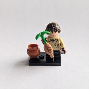 LEGO Harry Potter collectible minifigure Neville w/accessories and stand